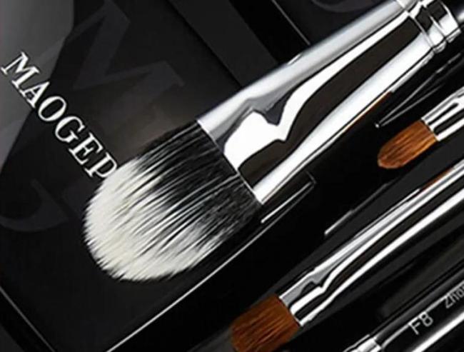 毛戈平8年5戰IPO，3個月套現10億元毛氏家族落袋9億元