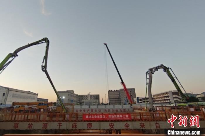 深江鐵路深莞隧道3-1盾構始發井封底