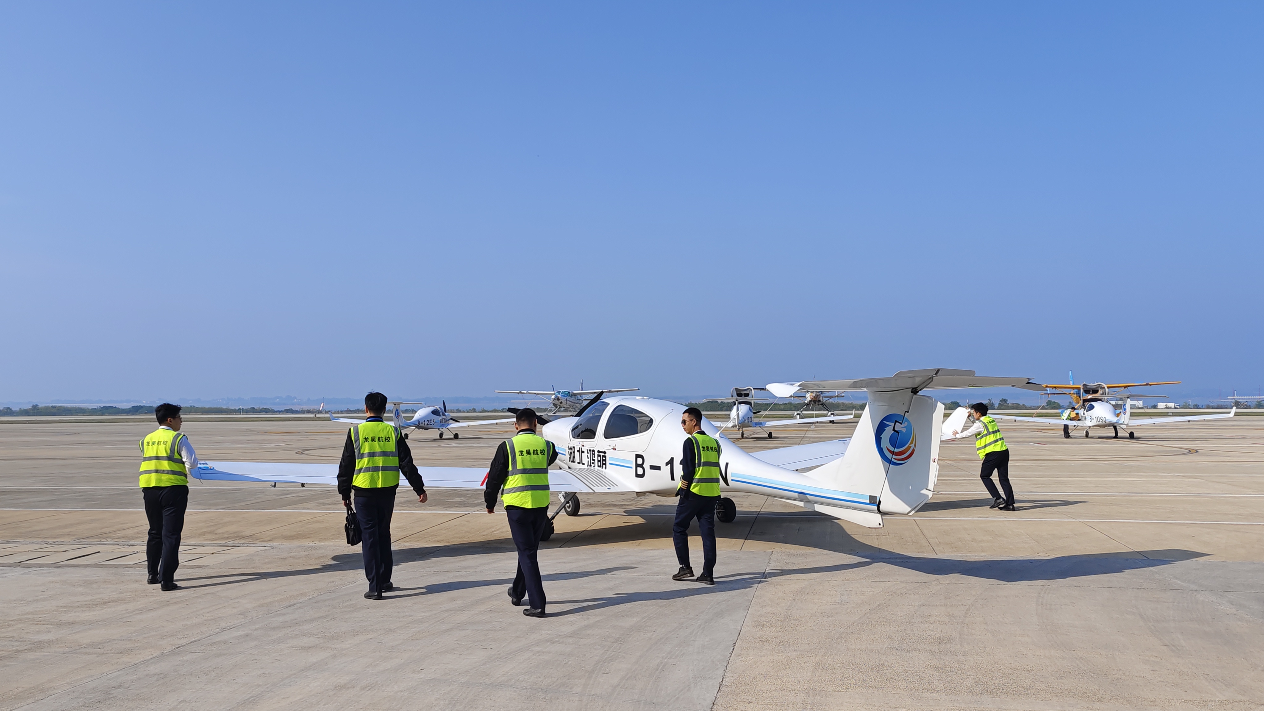 高質(zhì)量發(fā)展荊門先行:產(chǎn)業(yè)升級賦予低空經(jīng)濟(jì)新內(nèi)涵,守護(hù)長江綠色