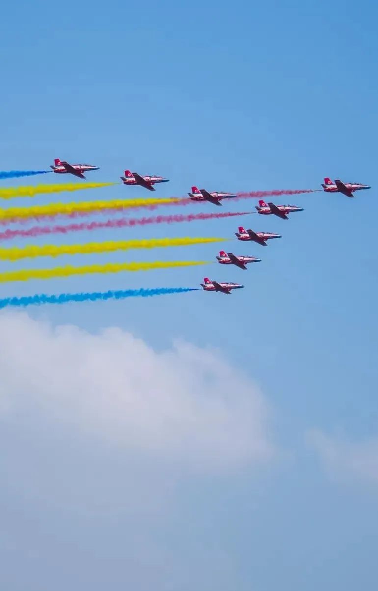 南昌：從“藍(lán)天盛會(huì)”到“天空之城”