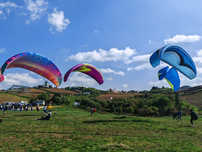 滑翔傘運動。