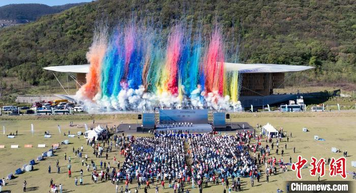 藍(lán)天下的新賽道：荊門低空經(jīng)濟(jì)乘勢騰飛