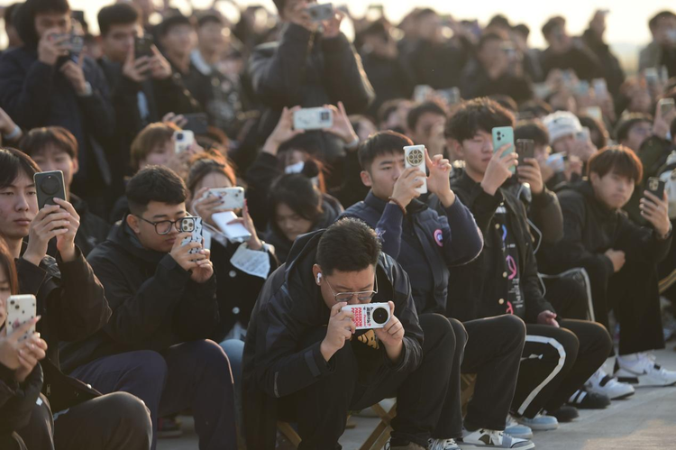 滄州:飛行表演助力發展低空經濟