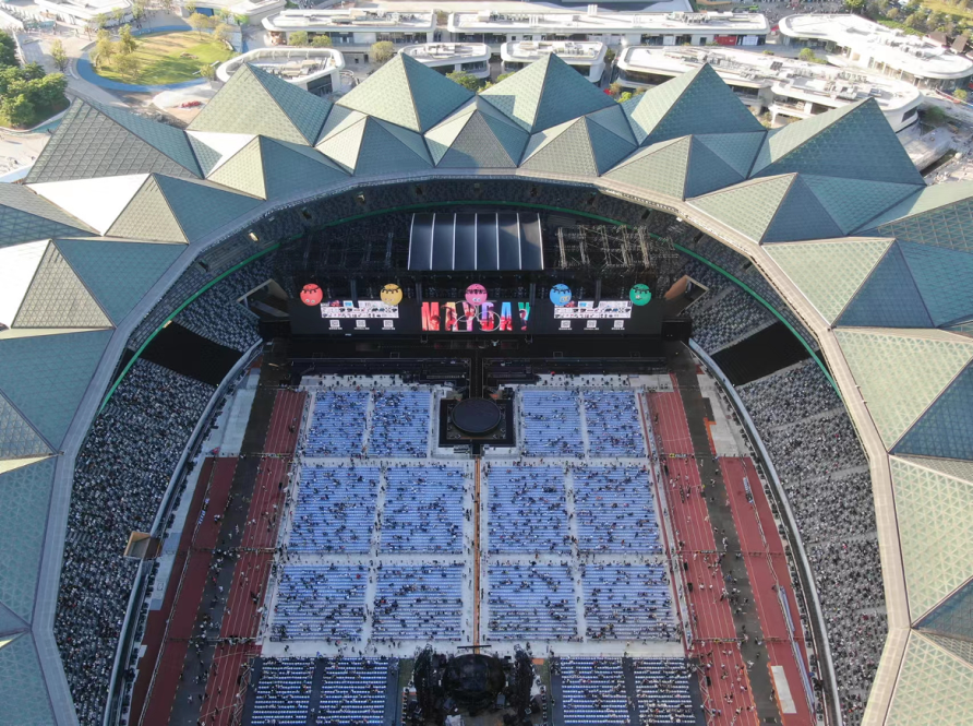 深圳公安利用警用無人機在龍崗大運中心開展大型活動安保工作