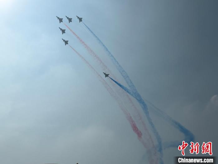 低空經濟報：第十五屆中國航展在珠海開幕 多型“國之重器”首次