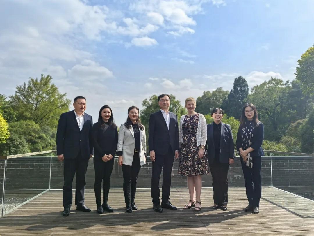 深化交流促合作 澳大利亞駐成都總領(lǐng)事邵美珍到訪都江堰