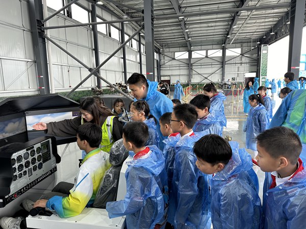 2024低空:“五一”假期“飛起耍” 2024梁平低空云夏節(jié)