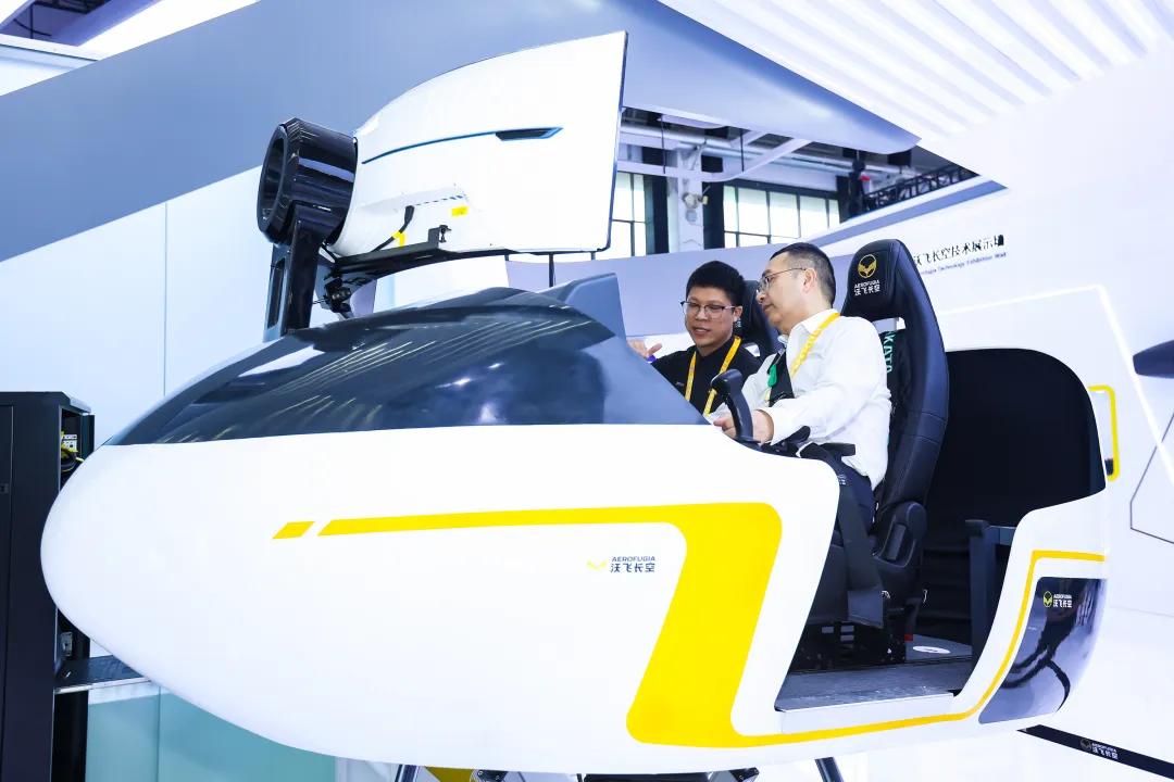 低空經濟2024; 低空經濟：低空經濟＂搶先飛＂，釘釘成了香