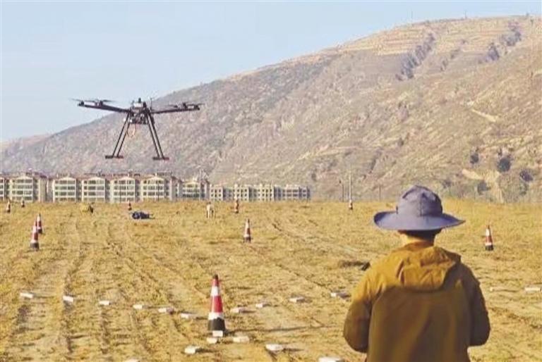 低空經(jīng)濟報2024: 低空經(jīng)濟催生蘭州飛手考證熱 就業(yè)加分薪