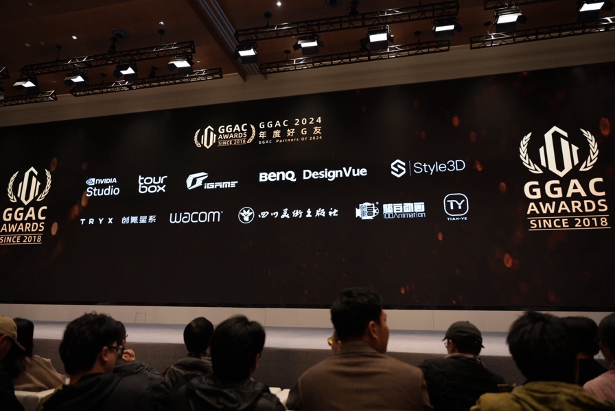 人們在看臺上的人群

中度可信度描述已自動生成