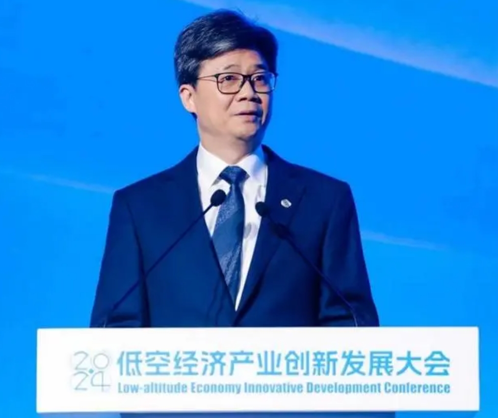 低空經(jīng)濟(jì)網(wǎng)2025： 中國(guó)移動(dòng)總經(jīng)理何飚：助推低空經(jīng)濟(jì)展翅翱翔