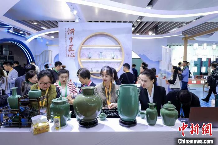 低空經(jīng)濟(jì)報(bào)2025： 探新機(jī)尋合作 浙江組建“買手團(tuán)”再赴進(jìn)博之約