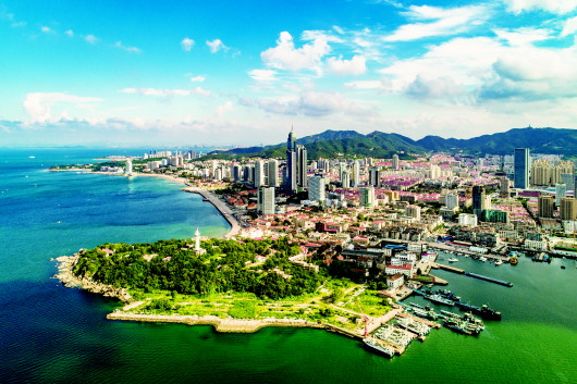 低空2025： 濰煙高鐵駛過萊州灣