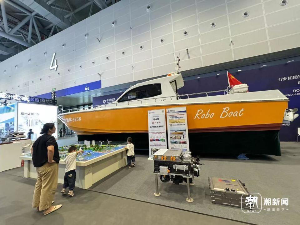 低空： 低空經濟大熱下，數貿會上無人機大集結了