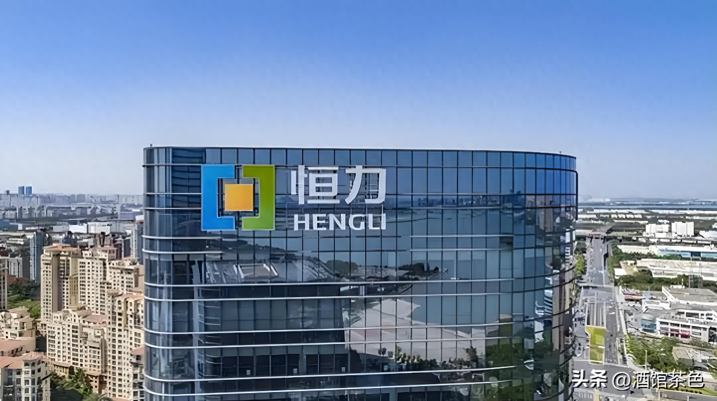 2025低空經濟報: 為何發生空難時,航空公司寧可賠掉幾十億,也不許乘客跳傘逃生